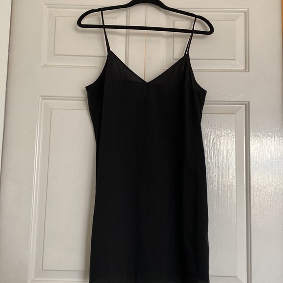 Club Monaco new with tags. V neck eyelet dress. With slip. - Picture 7 of 9